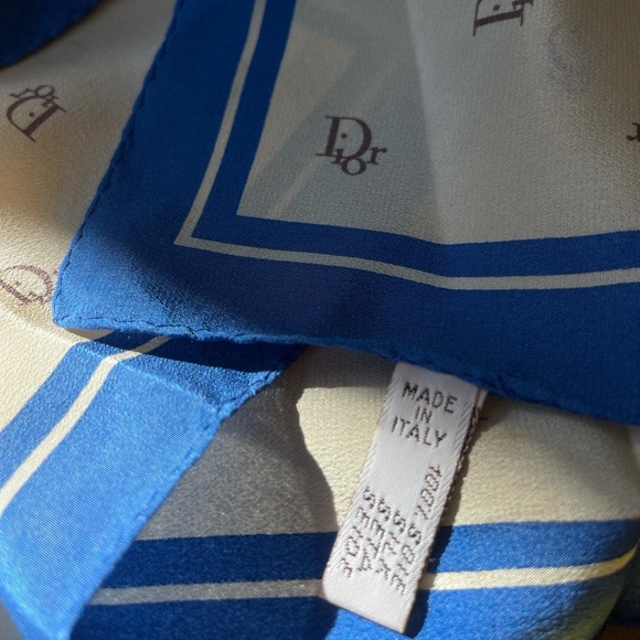 Authentic Dior mini scarf  in Trotter - Picture 5 of 10